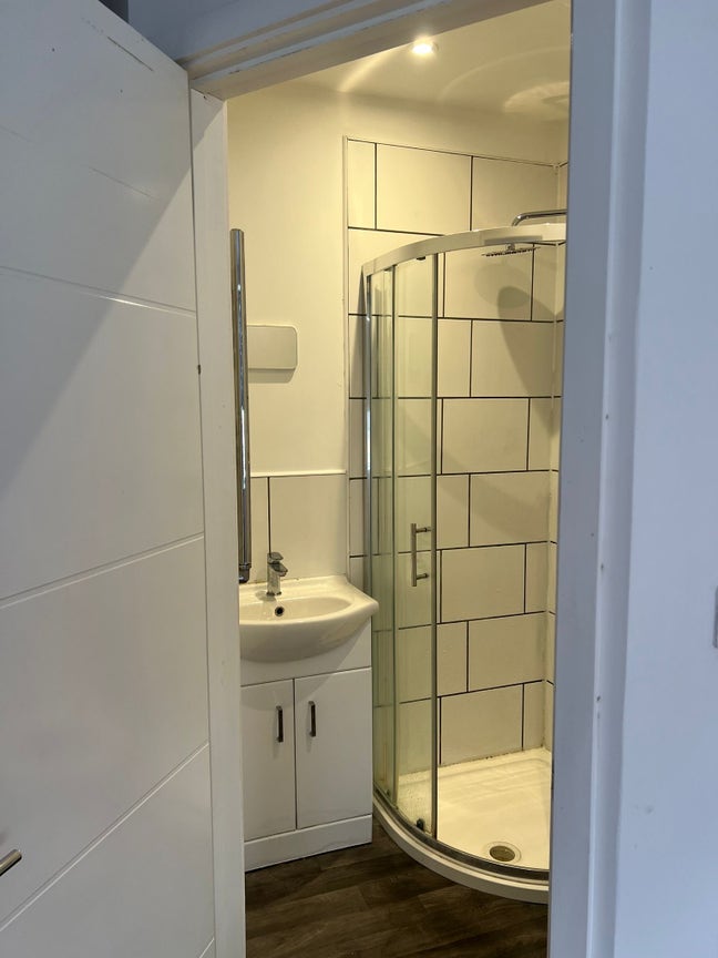 En-suite double room  Main Photo