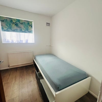 Single Room Main Photo