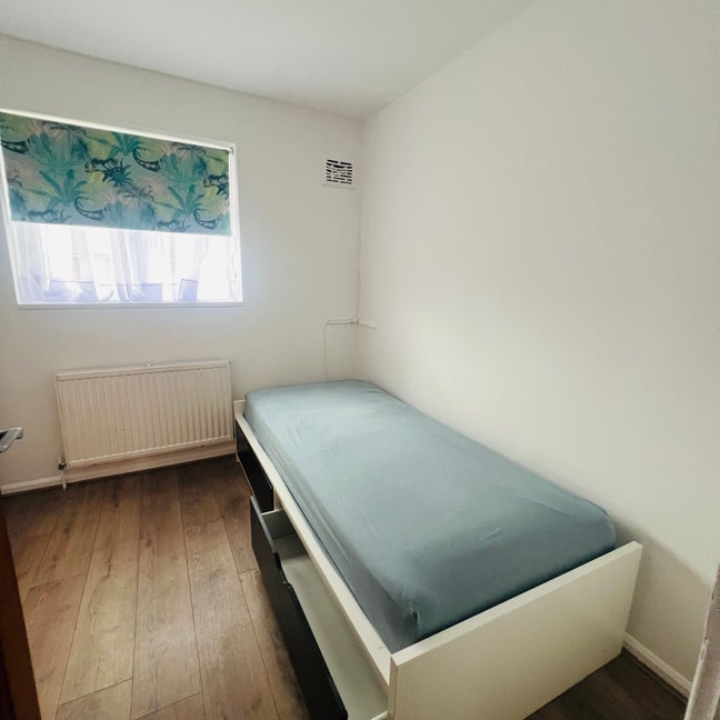 Single Room Main Photo