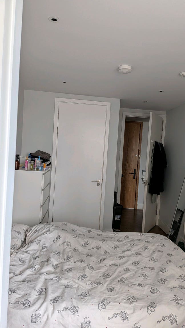 2 people required Main Photo