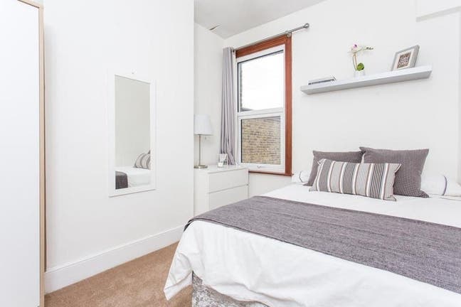 Double room 5 min to South Ealing Station Main Photo