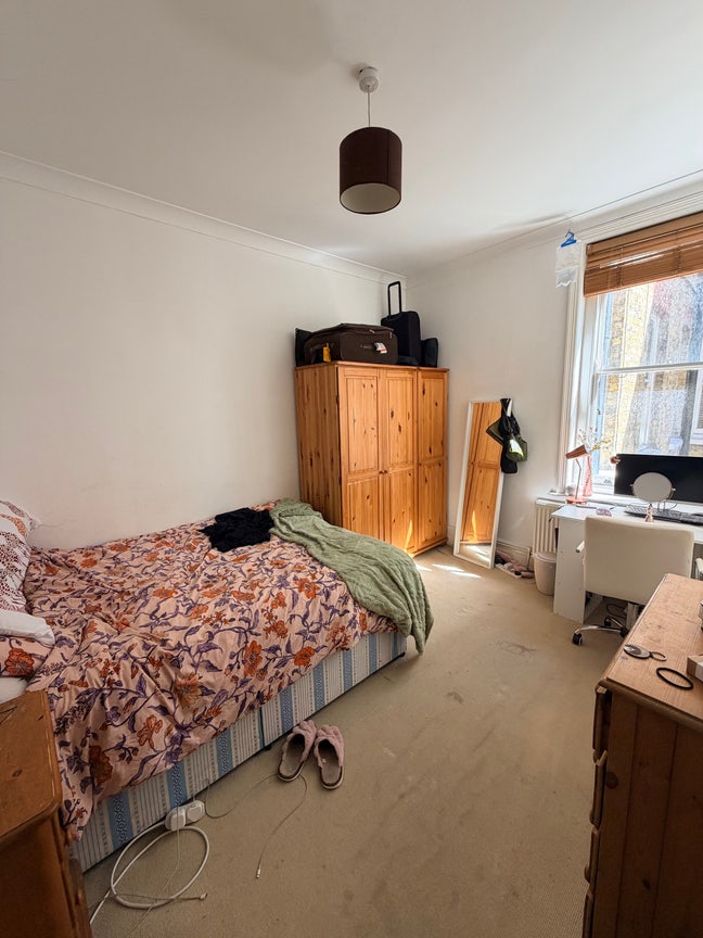 Double bedroom available in Brixton flat  Main Photo