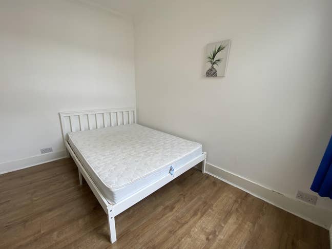 Spacious Bedroom/All Bills Included/Furnished Main Photo
