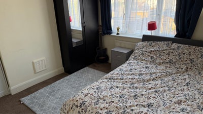 Room to rent Main Photo