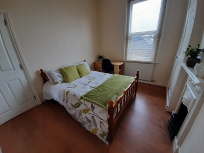 4 Double bedroom,  house share Main Photo