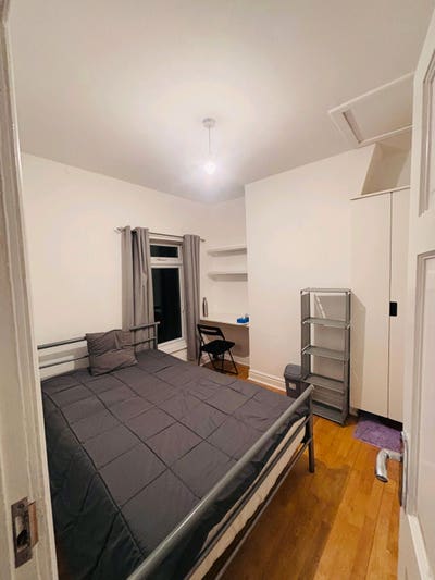 Room available in a 2 bed house Main Photo