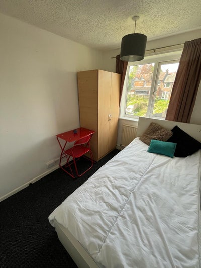 Smart Room nr Luton town centre & Airport Main Photo
