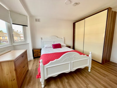 Two large double room with en-suite  Main Photo