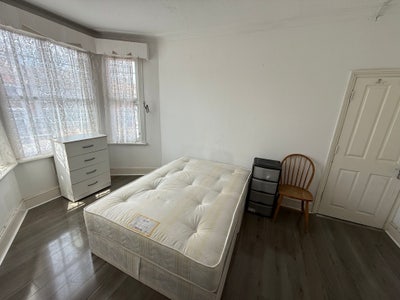 Large Double Room Available  Main Photo