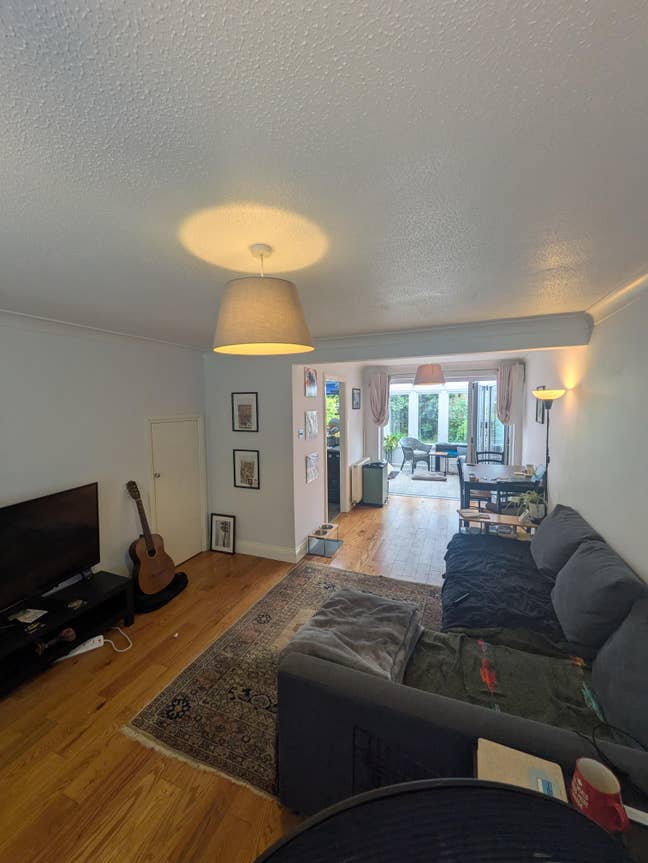 Partially furnished room for rent North Baddessly Main Photo