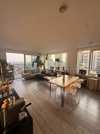 Beautiful High Rise Apartment on 23rd Floor Main Photo