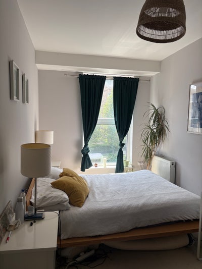 Large double bedroom with private bathroom Main Photo