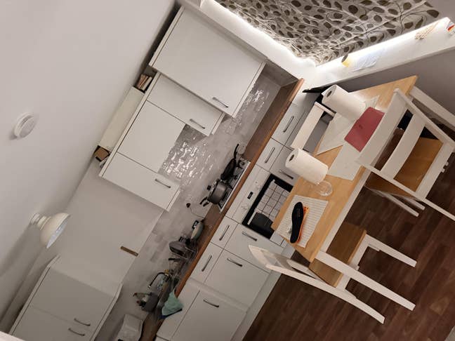 Clean & Spacious Room Available to Rent Main Photo