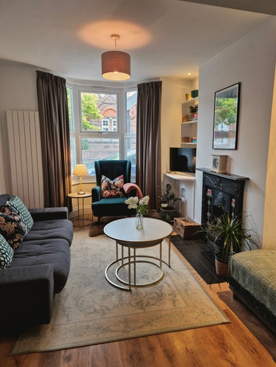 Stylish Victorian 2BR - Near Station & Town Main Photo