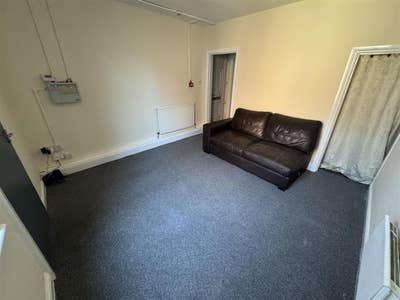 Spacious Room Available for Single Occupancy  Main Photo
