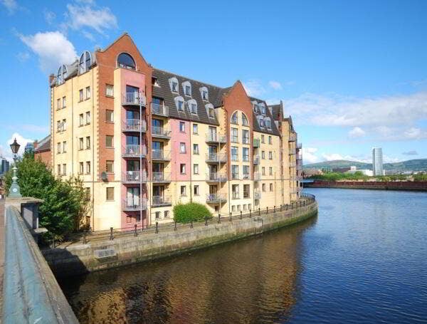 Waterfront Double Room Near Lanyon Place Main Photo