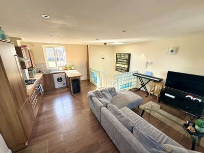 Perfect Summer Sublet in SE1 🌿 London Bridge / Bo Main Photo