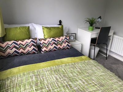 Double Room in Friendly Prof House Share  Main Photo