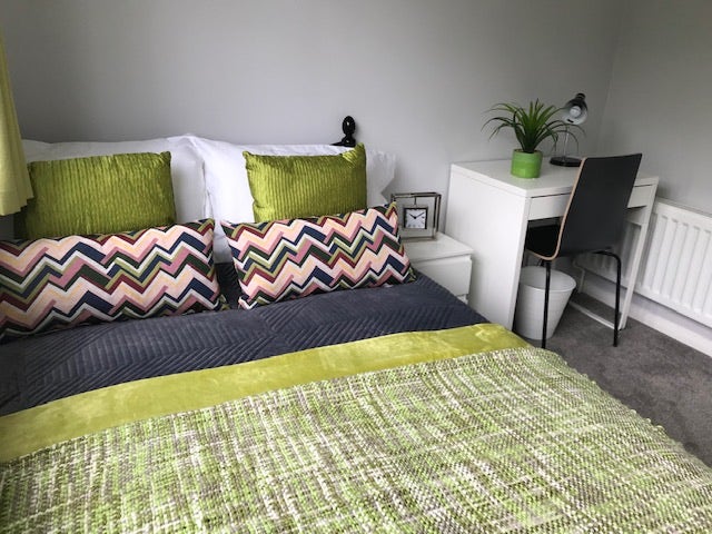 Double Room in Friendly Prof House Share  Main Photo