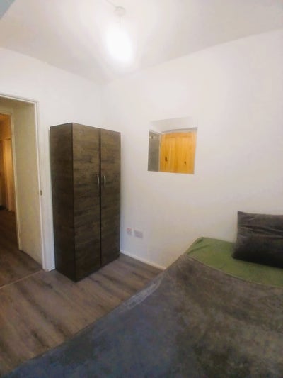 Spacious Single Room (4HH) Main Photo