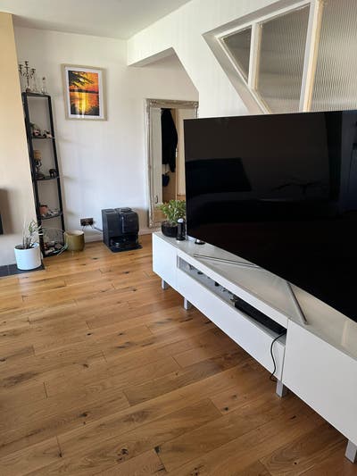 Double Room in Modern Home | Queen Bed | Bills Inc Main Photo