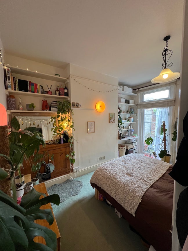 Bright double room with private patio 🩷 Main Photo