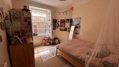 Bright Double Bedroom in New Town! Main Photo