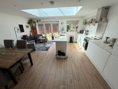 Double Ensuite (10min walk to station) Main Photo