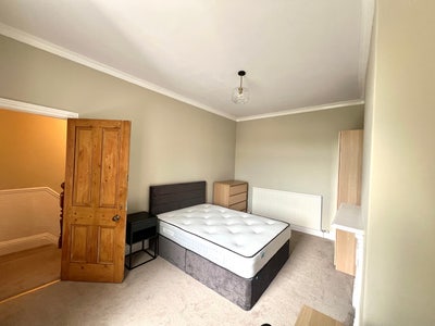 Professional house share Halifax Main Photo