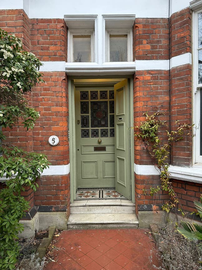 1 Bed Studio 1 min from Wandsworth Common Main Photo