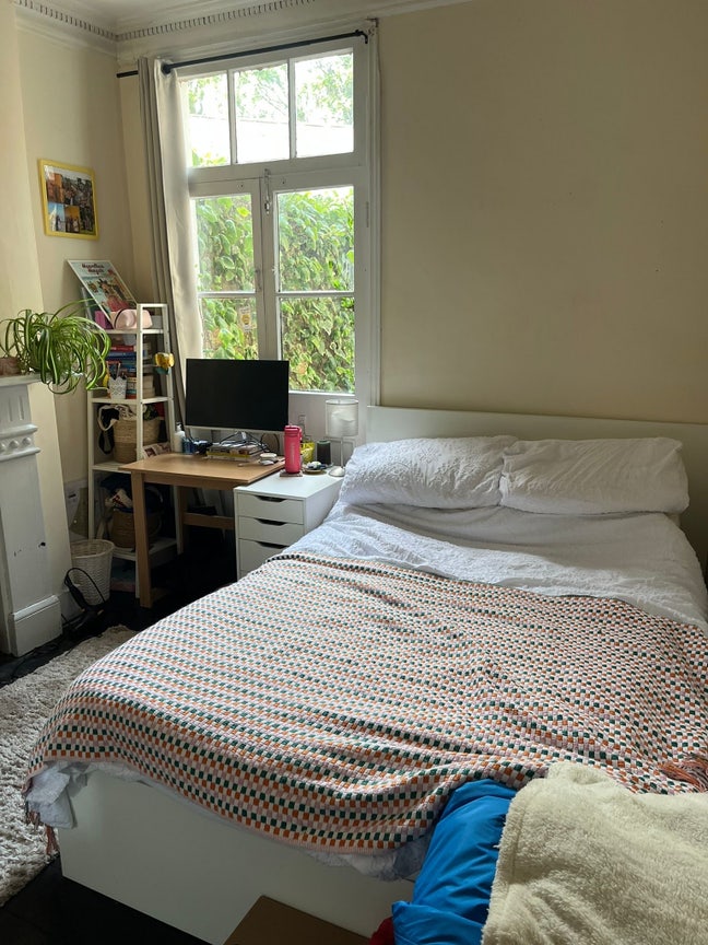 Spare room in lovely 4 bed house Main Photo
