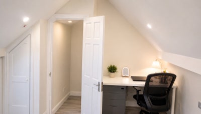 3 rooms in dagenham  Main Photo