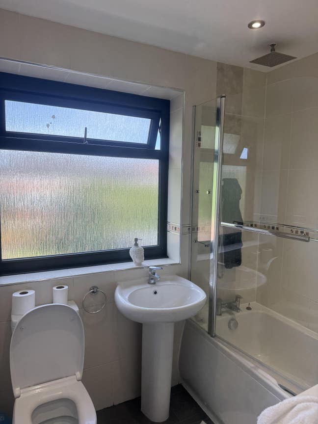 3 bed house share in formby Main Photo