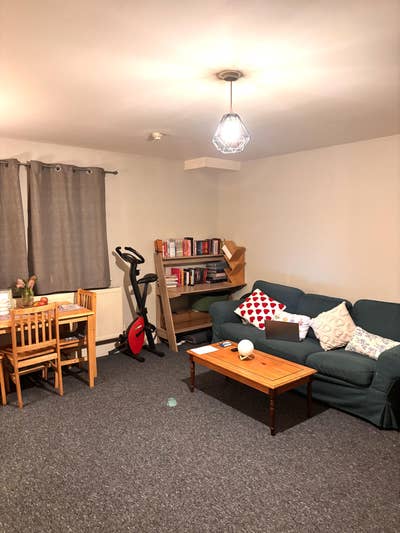 Room available in a lovely two beds flat  Main Photo