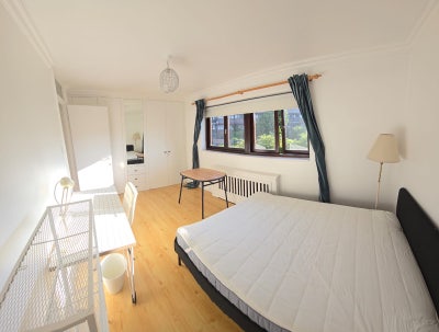 2 Double Rooms in West Hampstead- Bills Included Main Photo