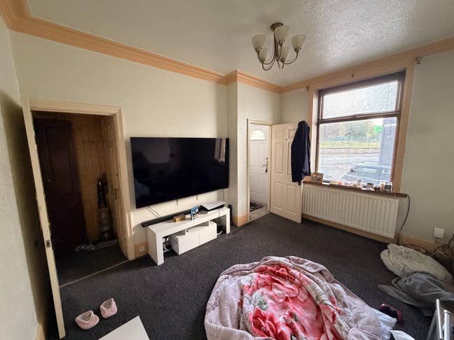 Whole House to Let Main Photo
