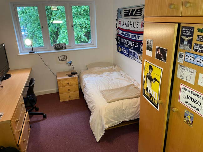 Room in student dorm available in Hacney  Main Photo