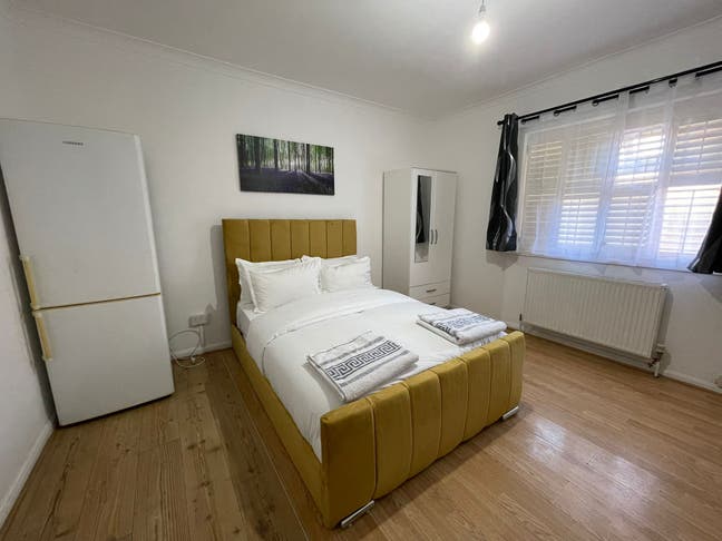 Modern Rooms available in SE9  Main Photo