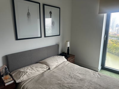 En-suite room on London City Island  Main Photo