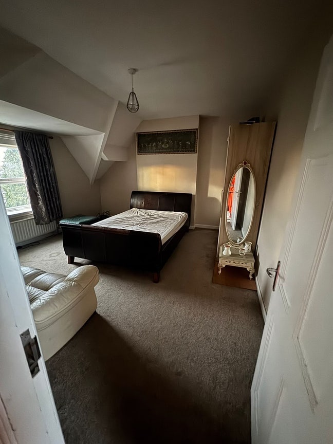3 Rooms Available  Main Photo