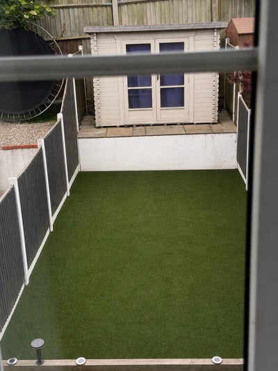 Double bedroom with tv and fridge  Main Photo