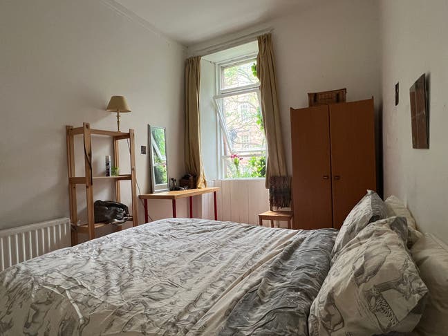 Bedroom to Rent in 3 Bed Flat - Glasgow West End Main Photo