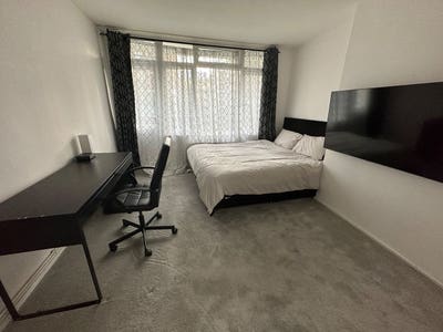 🌿 Modern Female Flatshare – Double Room Available Main Photo