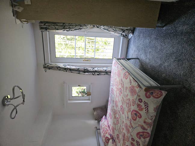 Rooms for rent in Glasgow G46 Main Photo