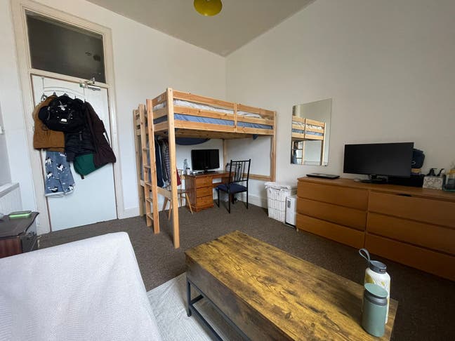 Sublet - Duble Bedroom - Woodlands  Main Photo