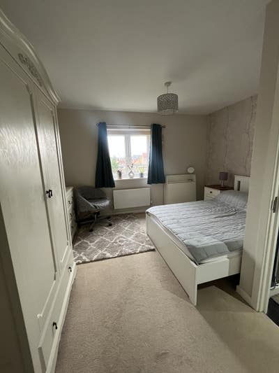 Double bedroom with en-suite  Main Photo