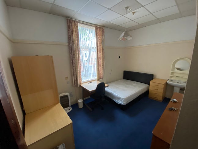 Double rooms to rent in a spacious house.  Main Photo