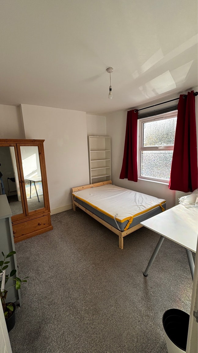 Double room on Stapleton Road  Main Photo