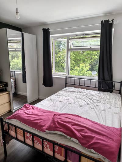 Spacious Double Bedroom – Furnished Main Photo