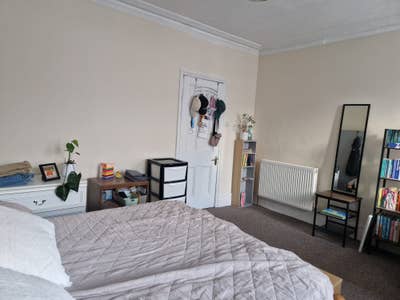Large double room in Ealing Main Photo